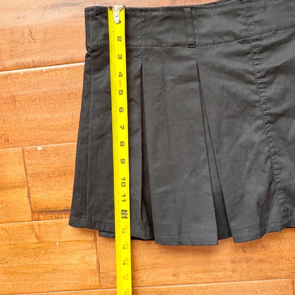 NWT Charlotte Russe Black Pleated Skort Sz S - Y2K Trendsetter - Picture 8 of 13